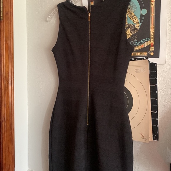 Fitted formal dress - Picture 2 of 3